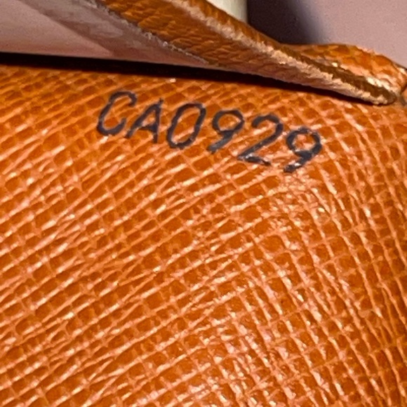 Preloved Louis Vuitton pocket organizer monog card case excellent. - Picture 5 of 10